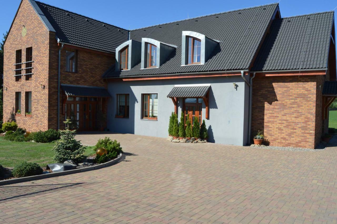 Vila Lipa Novy Bor Exterior photo